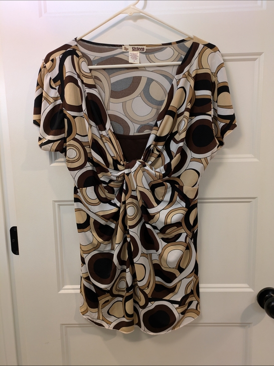 Sixteen Tops - 🔴 3/$15 Sixteen Brown, Cream & Tan Knot-Front Women's Top